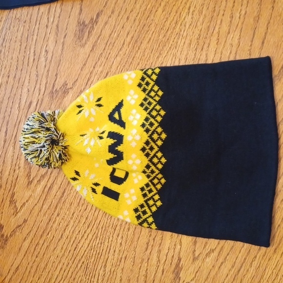 Iowa Hawkeyes bogan hat beanie Adult one size - Picture 2 of 5